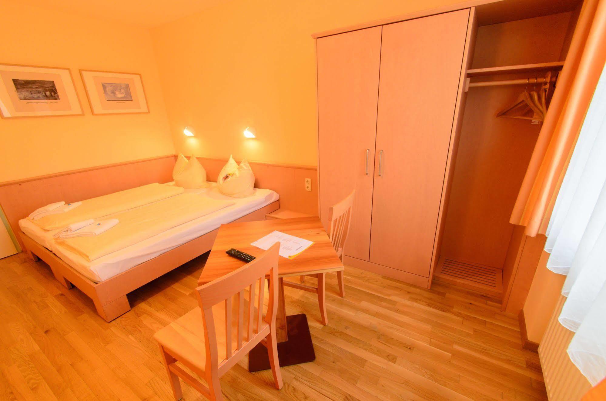 Jufa Hotel אלטאוסיי מראה חיצוני תמונה